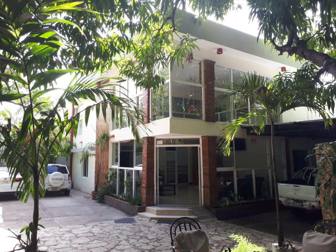 Hotel Alcaldeza - Garden House Maria Guadalupe Santo Domingo Exterior photo